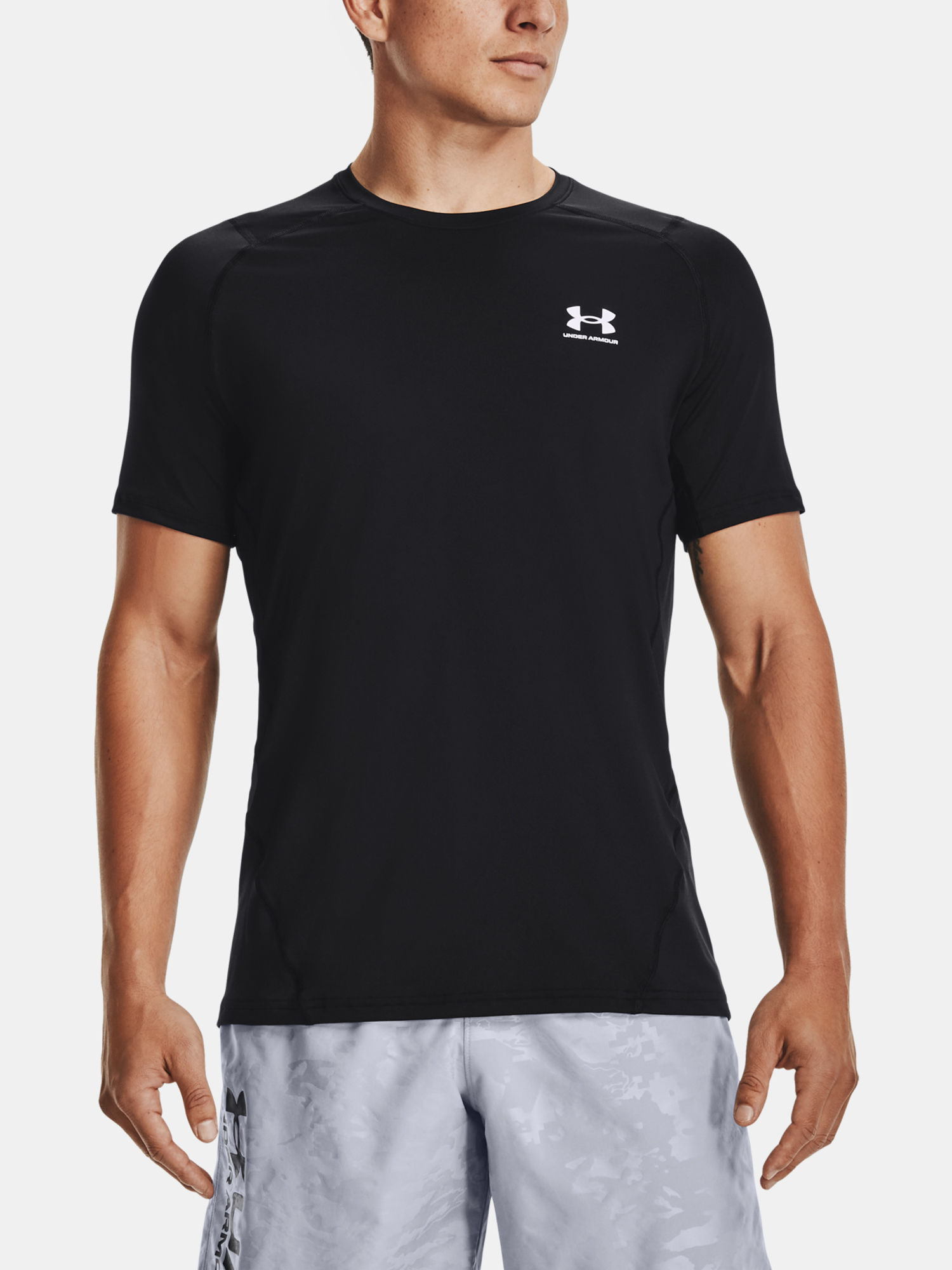 Tričko Under Armour HG Armour Fitted SS-BLK (1)