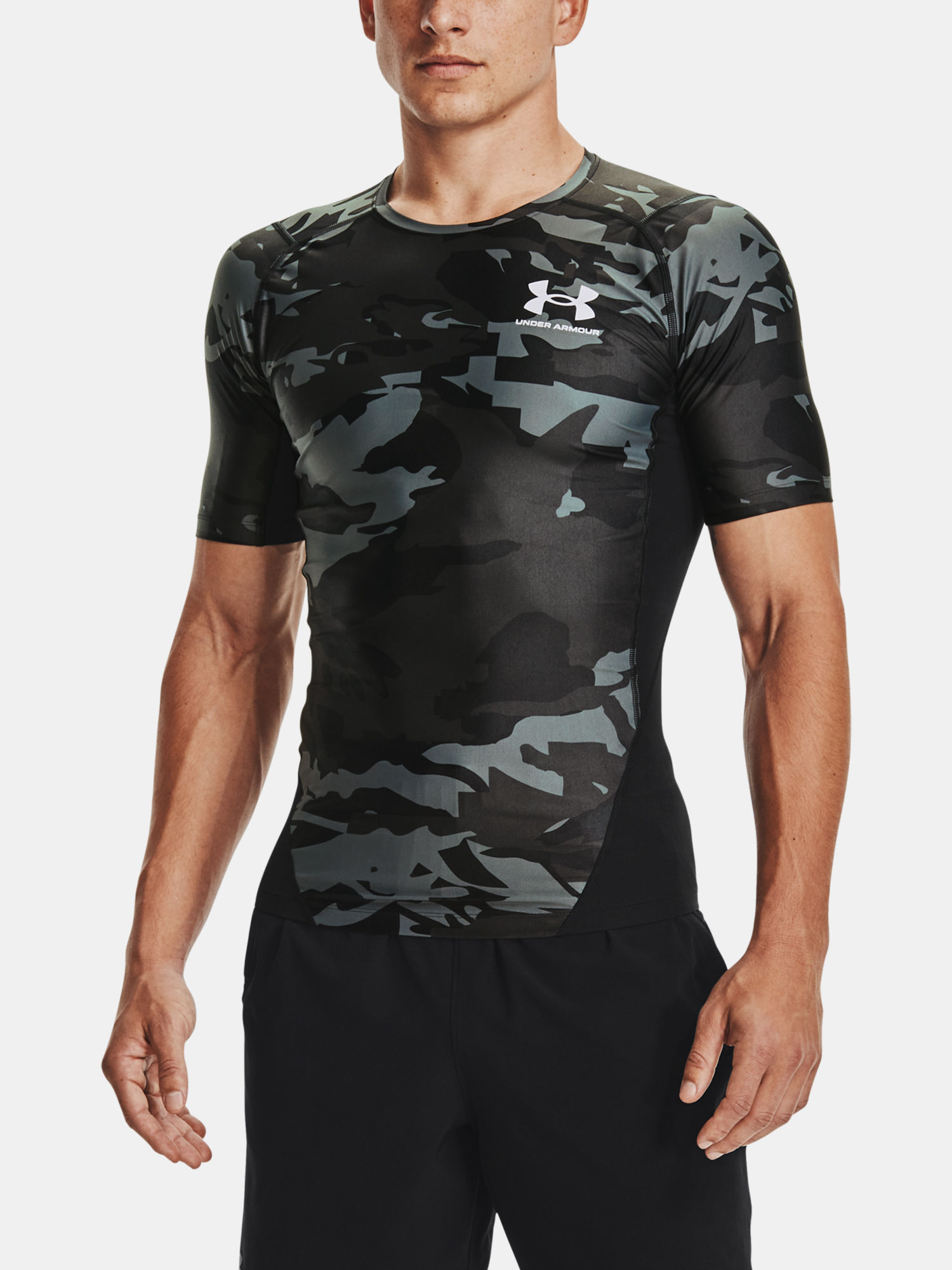 Kompresné tričko Under Armour HG Isochill Comp Print SS-BLK (1)